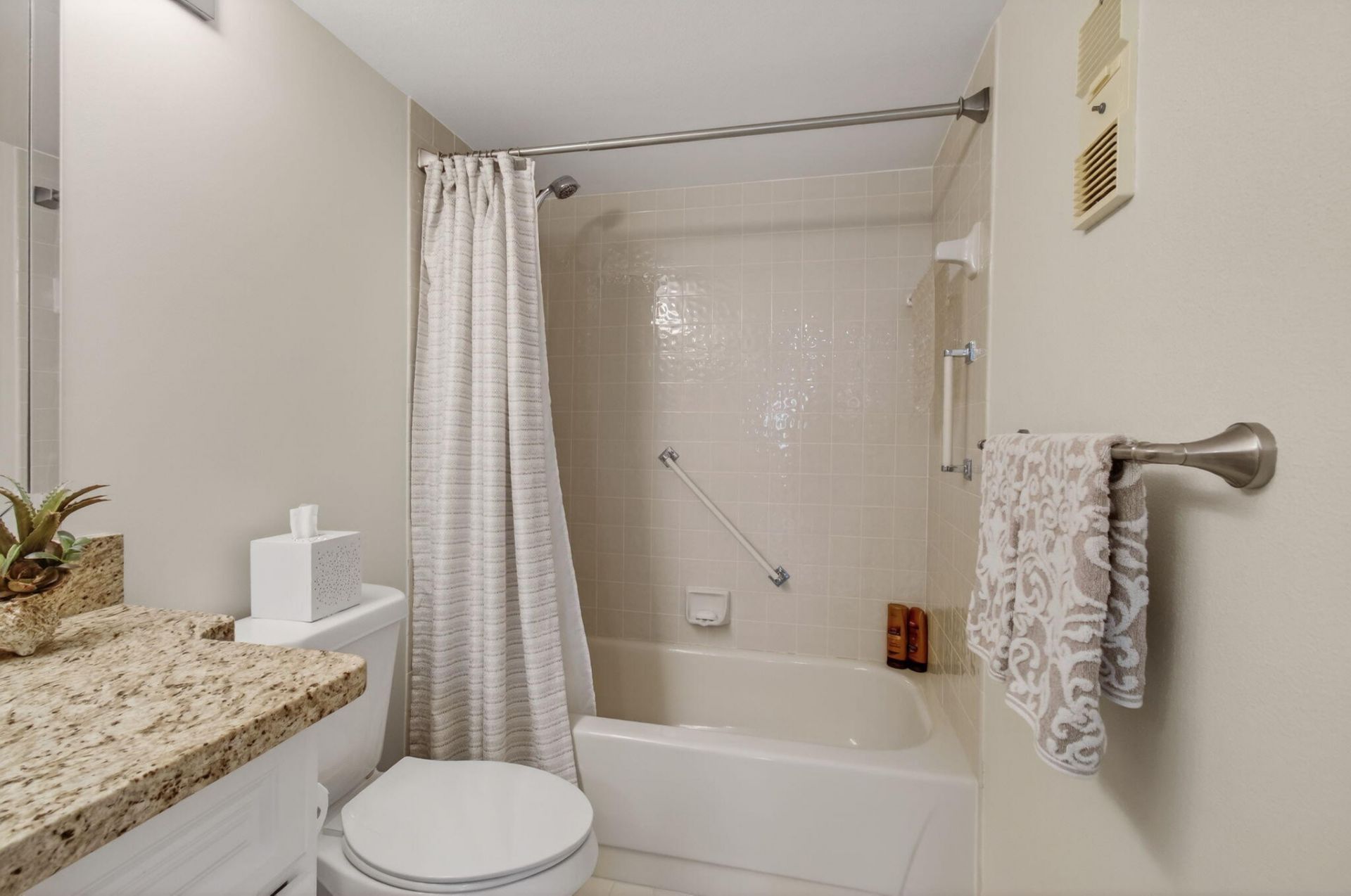 15074 Witney Road, Unit 204, Delray Beach, FL 33484 Photo