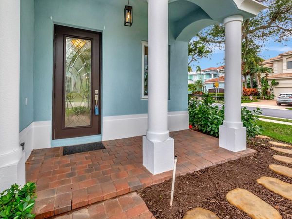40 COUNTRY LAKE Circle, Boynton Beach, FL 33436