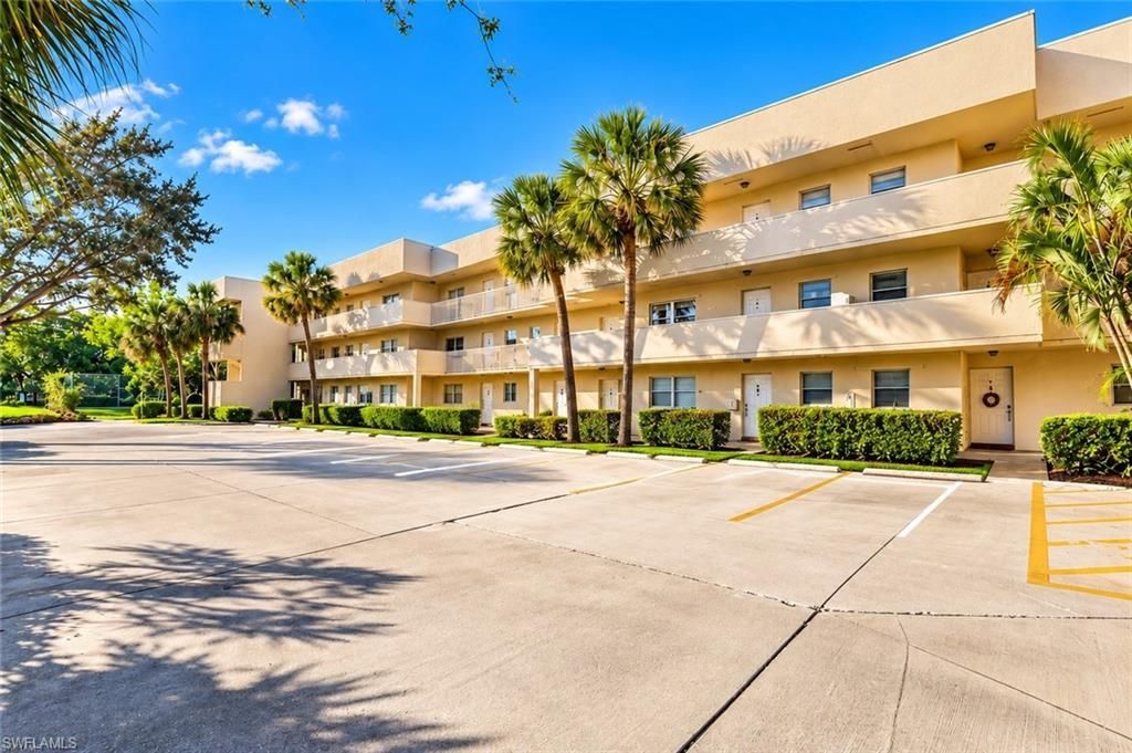 501 Forest Lakes Blvd, Unit 212, Naples, FL 34105 Photo