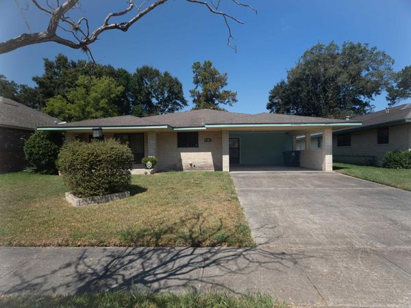 1247 Silverwood Dr, Baton Rouge, LA 70807