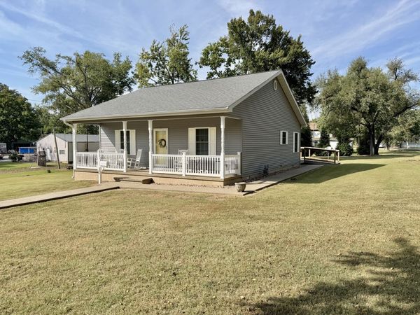2806 Jones Street , Eldorado, IL 62930