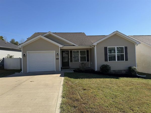 621 Cherry Blossom Road , Bowling Green, KY 42103