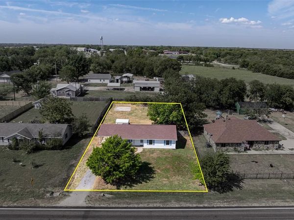 614 E FM 272, Celeste, TX 75423