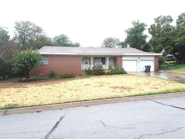 4221 Woodlake Drive, Lake Worth, TX 76135