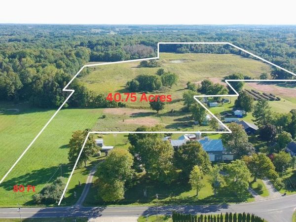 5710 Riverside Road, Coloma, MI 49038
