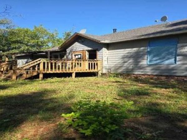26669 New Lawrence Drive, Lansing, KS 66048