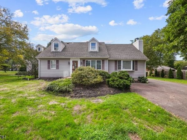 51 Diverty Rd, Hopewell, NJ 08534