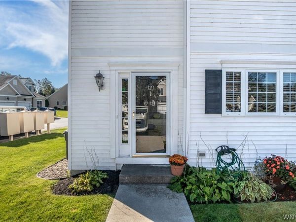 121 Slate Bottom Drive , Depew, NY 14043