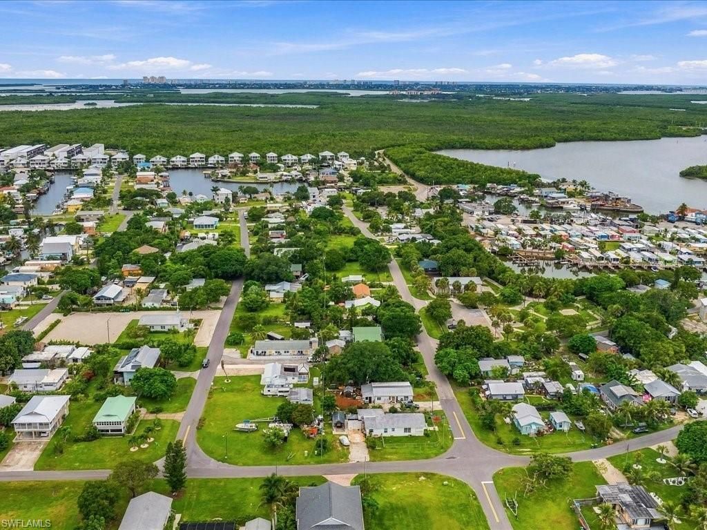 403 Mango Ave, Goodland, FL 34140 Photo