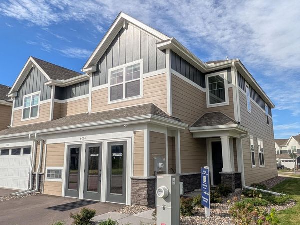4004 Hayward Avenue N, Oakdale, MN 55128