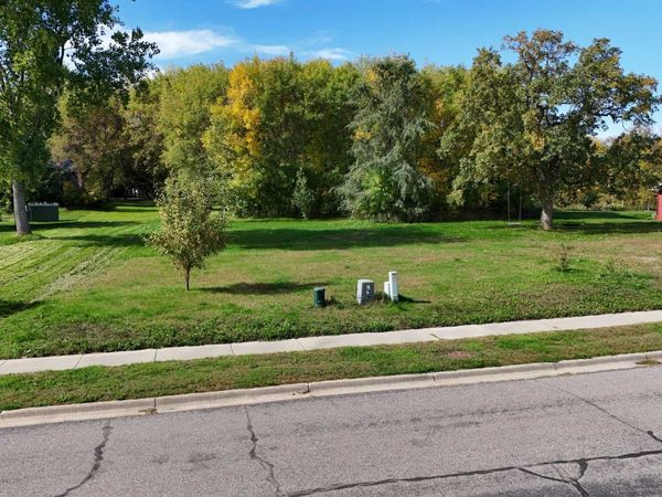 2355 Providence Place NE, Sauk Rapids, MN 56379