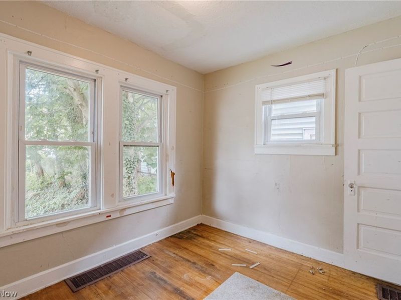 379 E 162nd Street, Cleveland, OH 44110 Photo 14