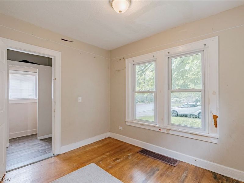 379 E 162nd Street, Cleveland, OH 44110 Photo 15