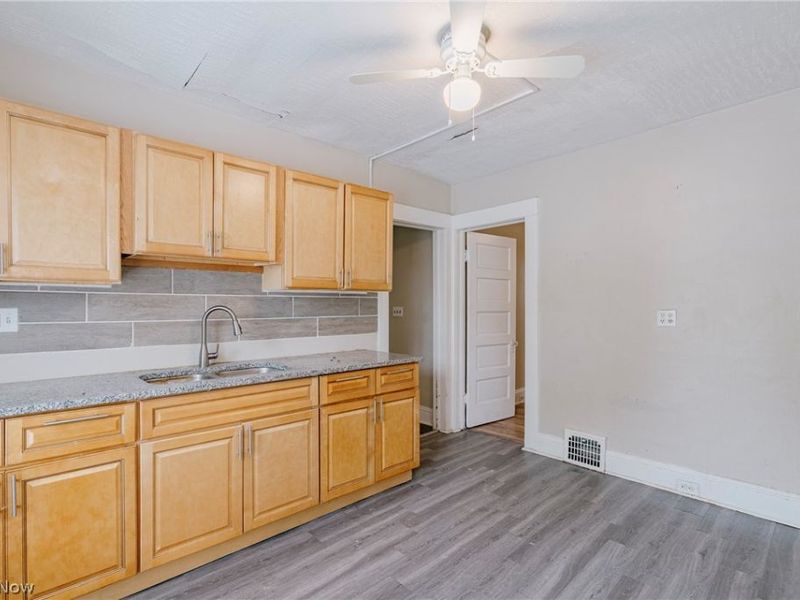 379 E 162nd Street, Cleveland, OH 44110 Photo 7