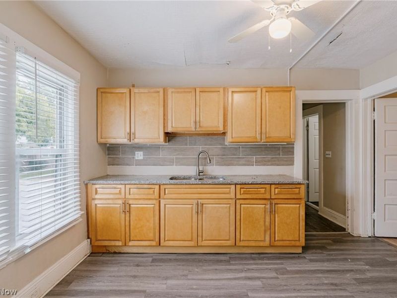 379 E 162nd Street, Cleveland, OH 44110 Photo 8