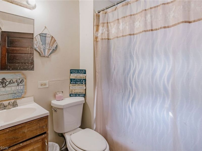 380 E 165th Street, Cleveland, OH 44110 Photo 11
