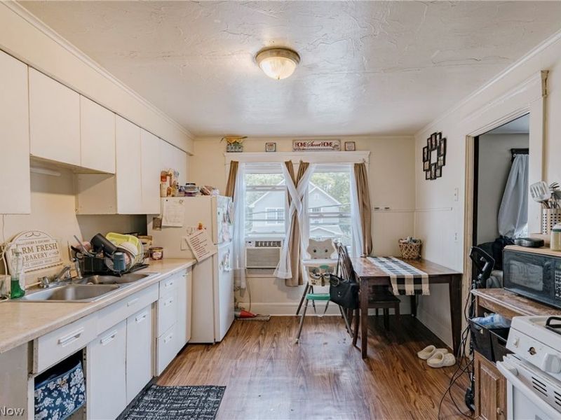 380 E 165th Street, Cleveland, OH 44110 Photo 6