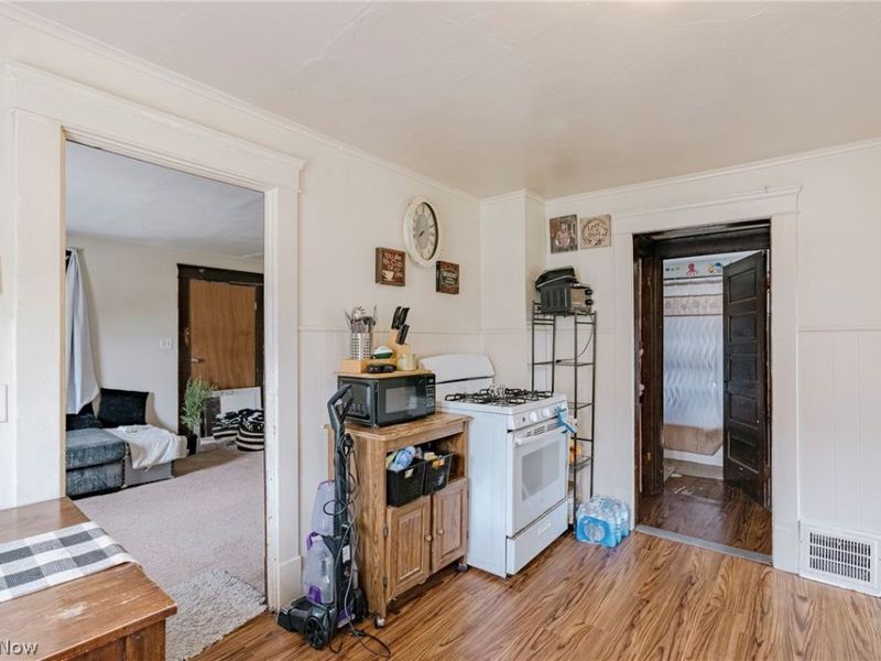 380 E 165th Street, Cleveland, OH 44110 Photo 8