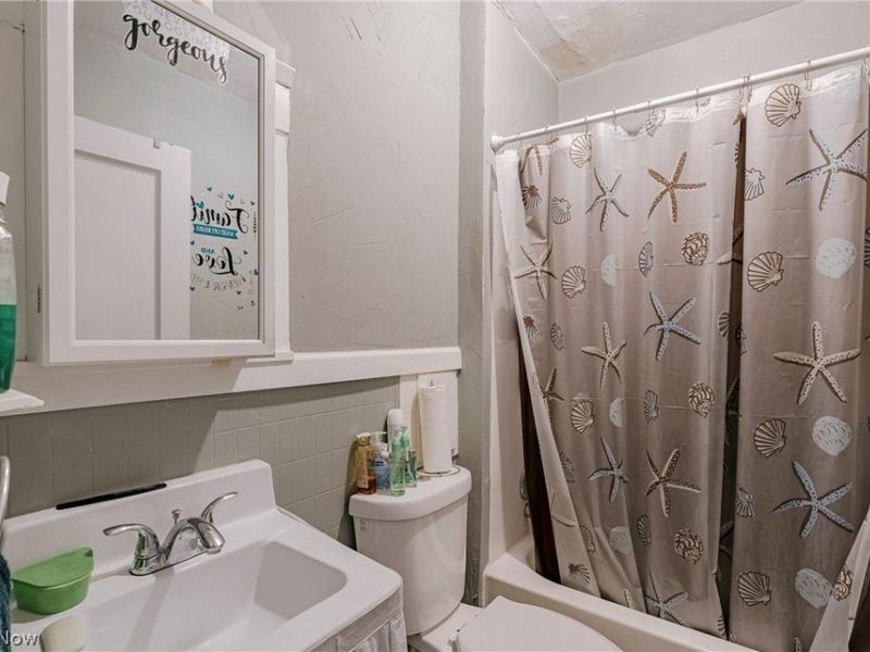 11021 Governor Avenue, Cleveland, OH 44111 Photo 19