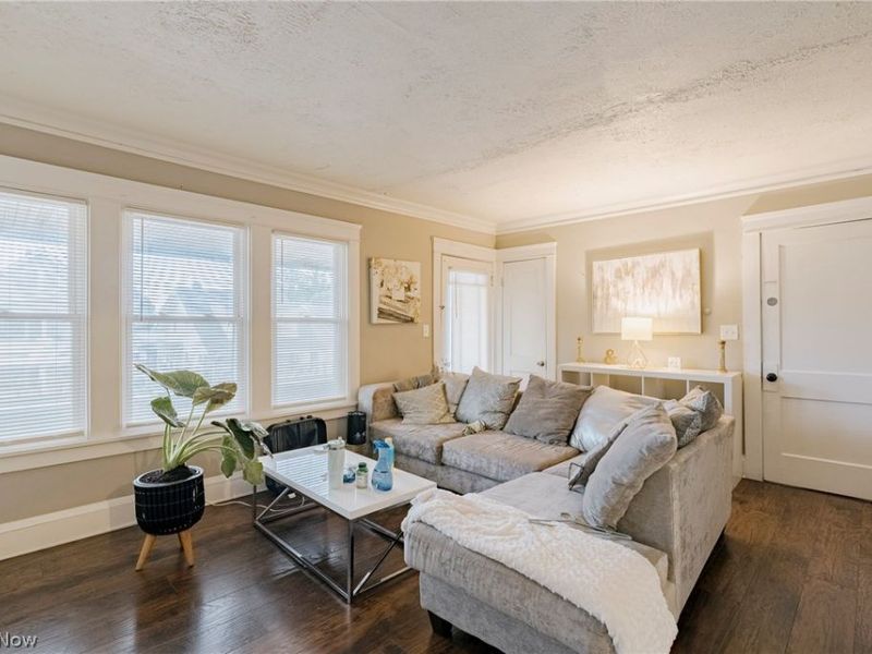 11021 Governor Avenue, Cleveland, OH 44111 Photo 3