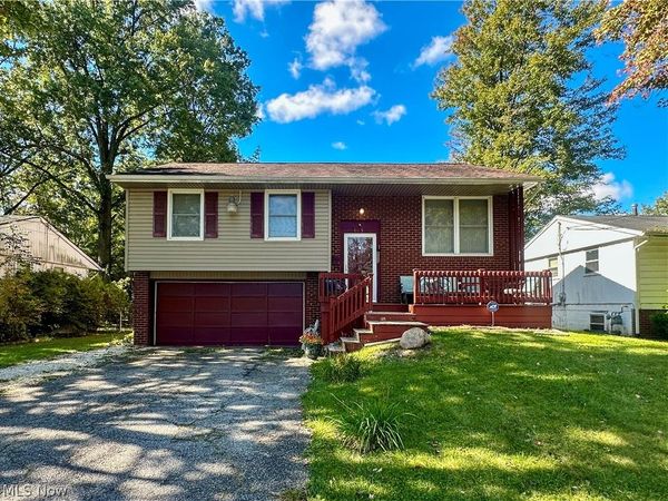 865 Landsdowne Avenue NW, Warren, OH 44485