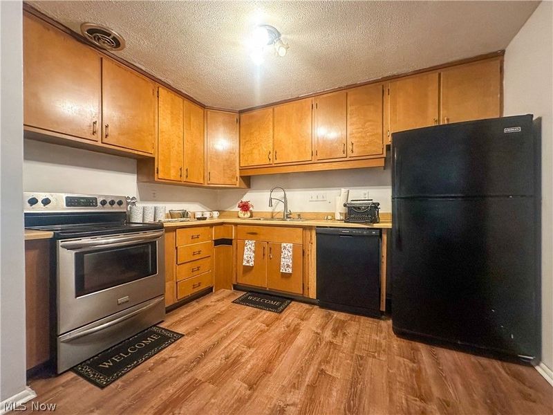 865 Landsdowne Avenue NW, Warren, OH 44485 Photo 12