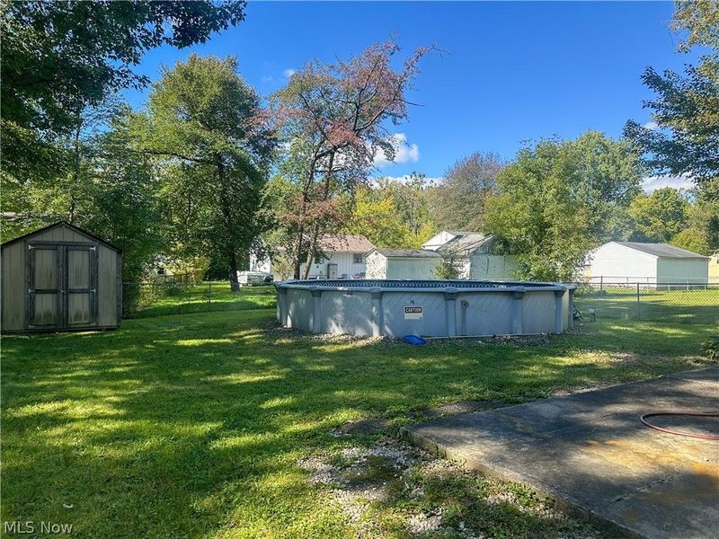 865 Landsdowne Avenue NW, Warren, OH 44485 Photo 3