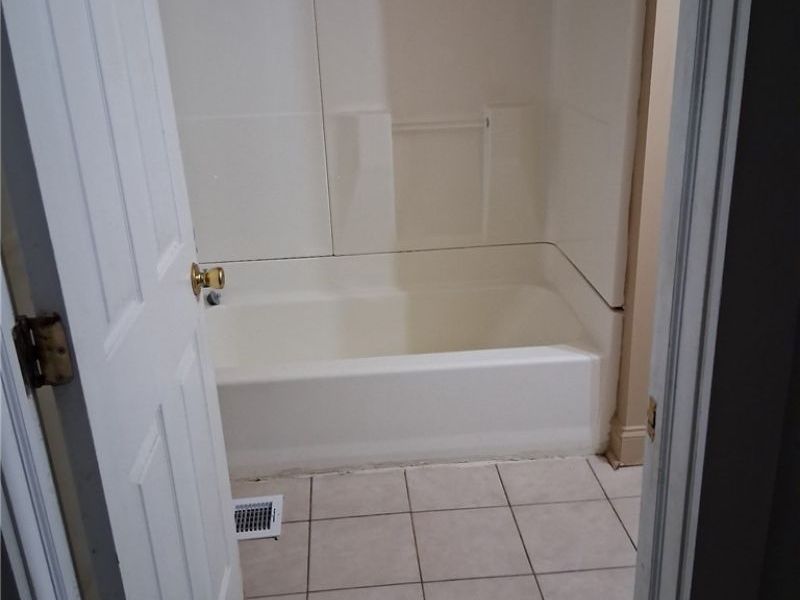 9123 Kempton Avenue, Cleveland, OH 44108 Photo 19