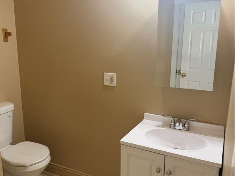 9123 Kempton Avenue, Cleveland, OH 44108 Photo 21