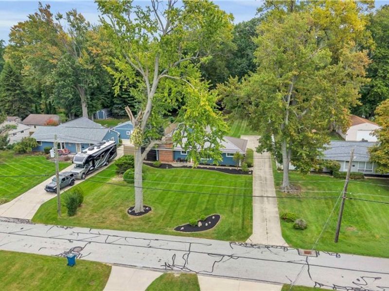 5821 Lake Road, Mentor on the Lake, OH 44060 Photo 3