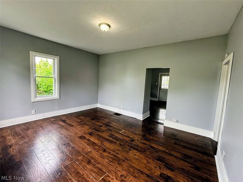 316 Young Avenue NE, Canton, OH 44704 Photo 3