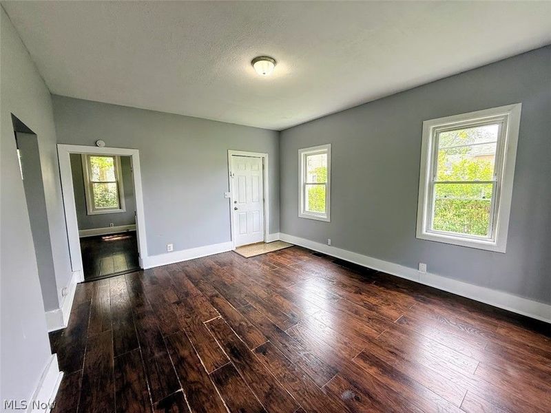 316 Young Avenue NE, Canton, OH 44704 Photo 4
