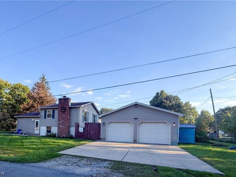 1076 Homestead, Alliance, OH 44601 Photo 2