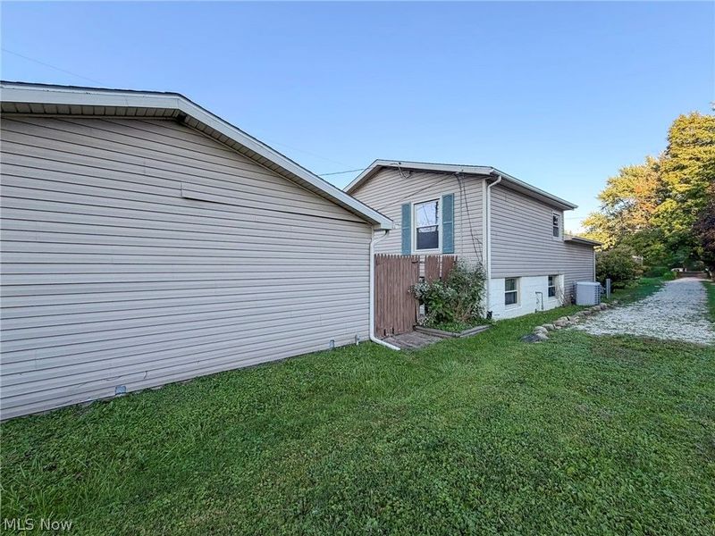 1076 Homestead, Alliance, OH 44601 Photo 28