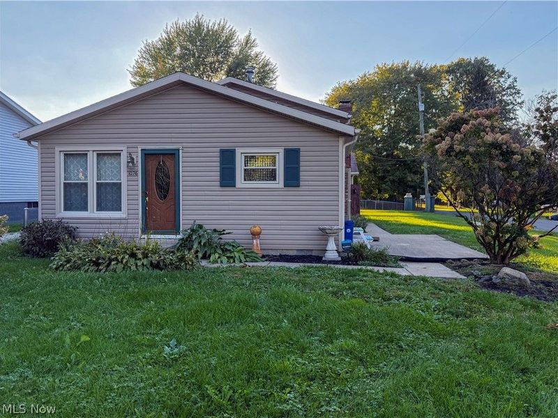 1076 Homestead, Alliance, OH 44601 Photo 3