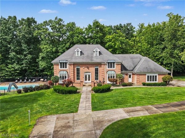 1295 Connecticut Woods Drive , Hudson, OH 44236