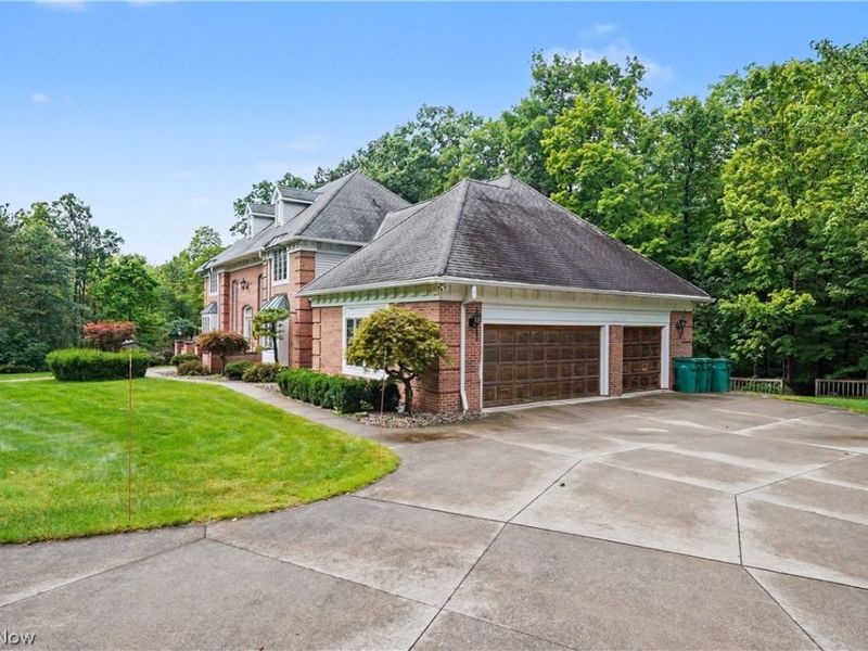 1295 Connecticut Woods Drive, Hudson, OH 44236 Photo 4