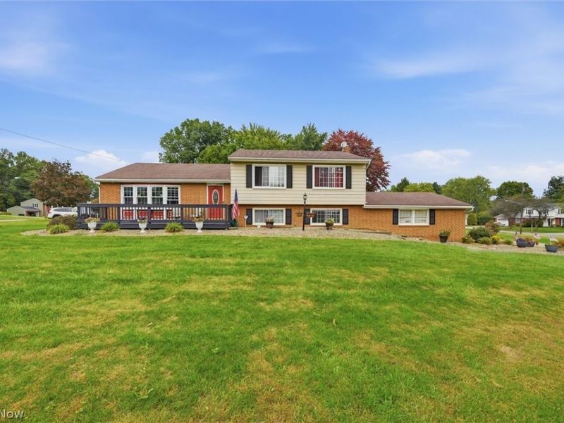 1708 Coventry Avenue NE, Warren, OH 44483 Photo 1