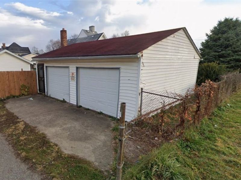 Garfield Avenue SW, Canton, OH 44706 Photo 1