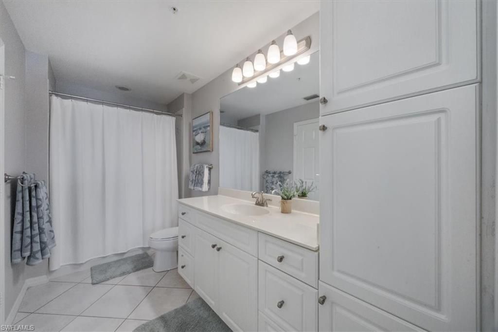 410 Bayfront Pl, Unit 2403, Naples, FL 34102 Photo