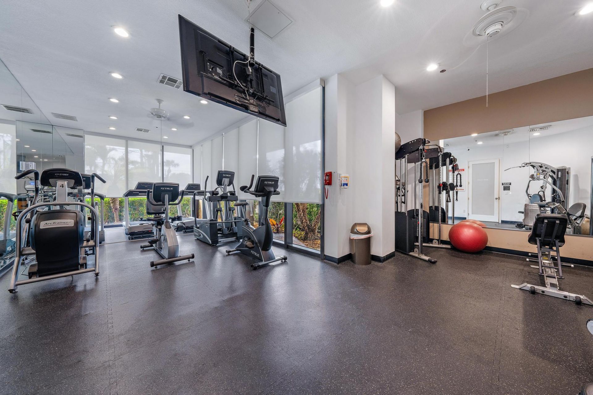 5510 N Ocean Drive, Unit 11B, Singer Island, FL 33404 Photo