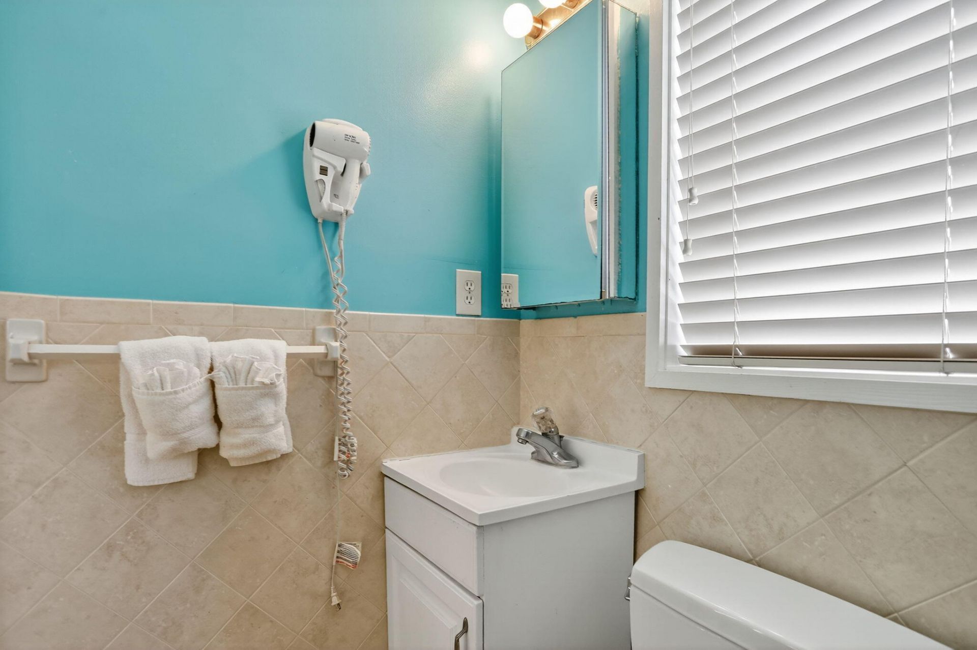 1225 Hillsboro Mile, Unit B2, Hillsboro Beach, FL 33062 Photo