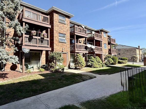 14800 Kilpatrick Avenue , Unit 310, Midlothian, IL 60445