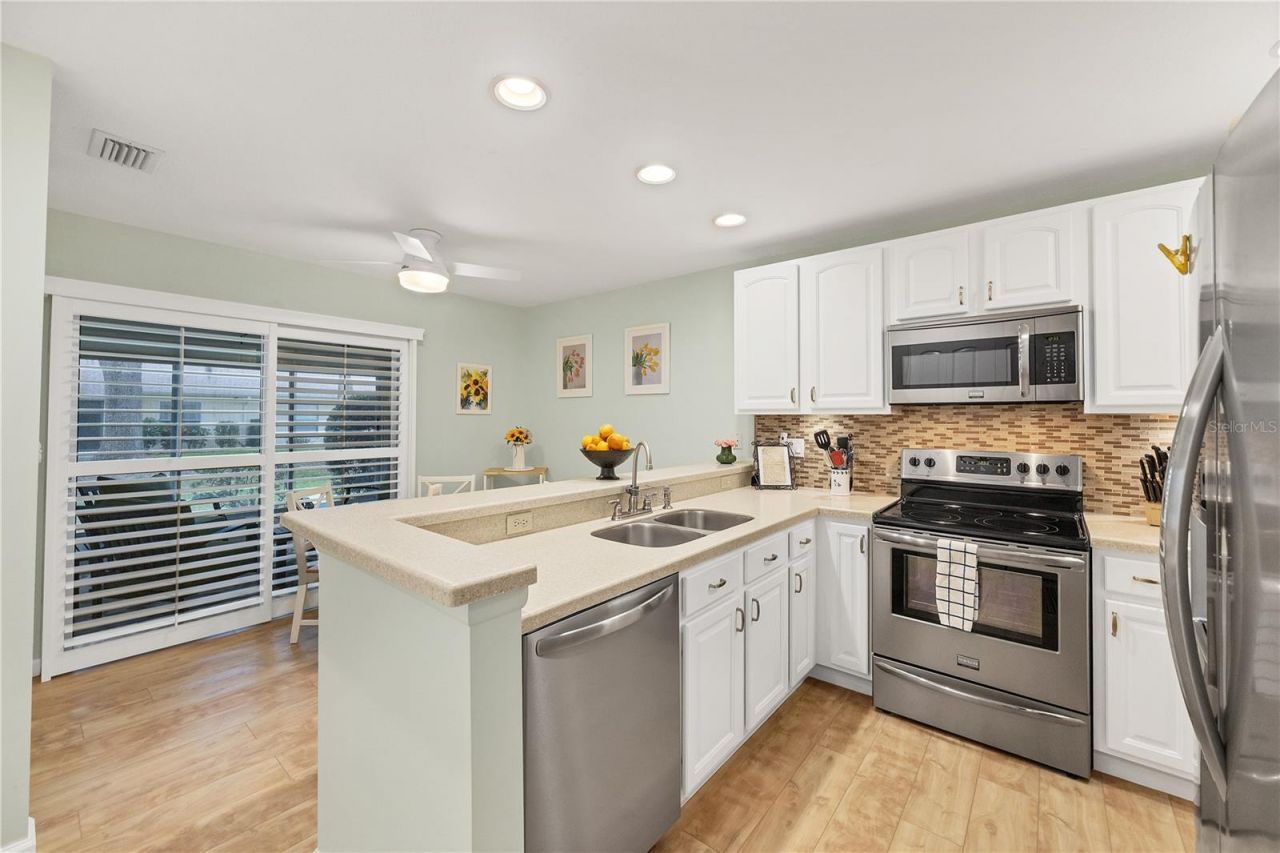 4021 Oakhurst Drive , Unit 3121, Sarasota, FL 34233 Photo
