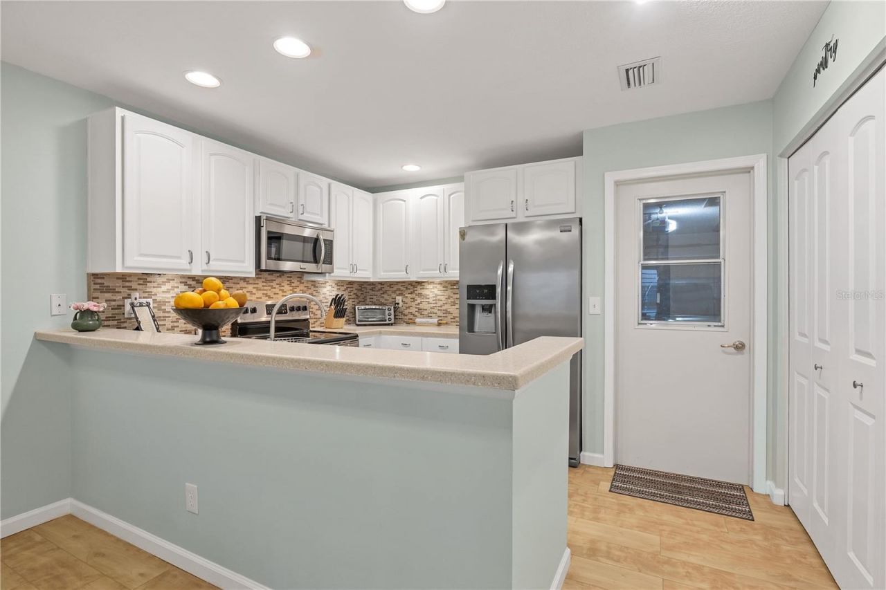4021 Oakhurst Drive , Unit 3121, Sarasota, FL 34233 Photo