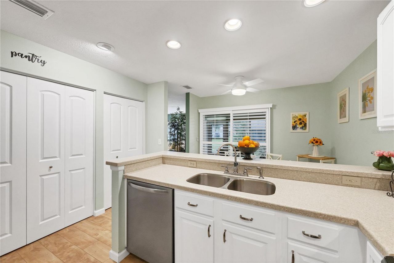 4021 Oakhurst Drive , Unit 3121, Sarasota, FL 34233 Photo