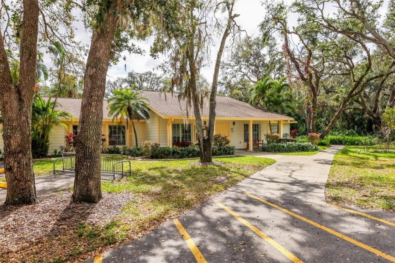4021 Oakhurst Drive , Unit 3121, Sarasota, FL 34233 Photo