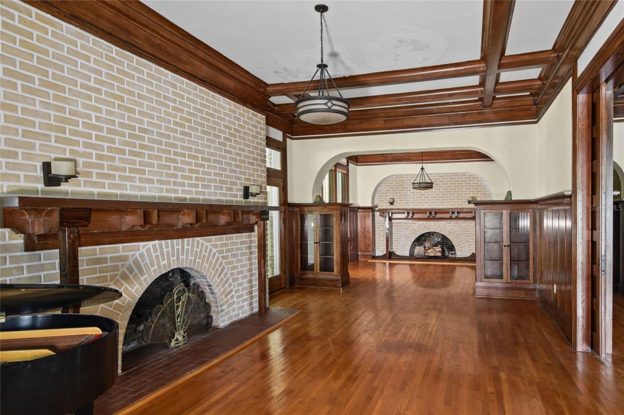417 Frank Lloyd Wright Way, Lakeland, FL 33803 Photo