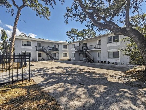1090 COCOANUT AVENUE , Unit 5, SARASOTA, FL 34236