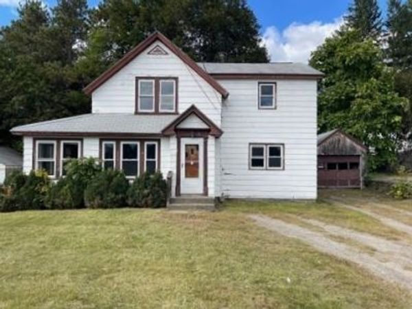 4 Cross St, Grafton, MA 01560